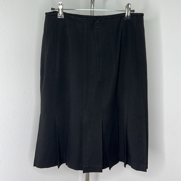 🔹 St John by Marie Gray Pleated Skirt - Picture 2 of 3